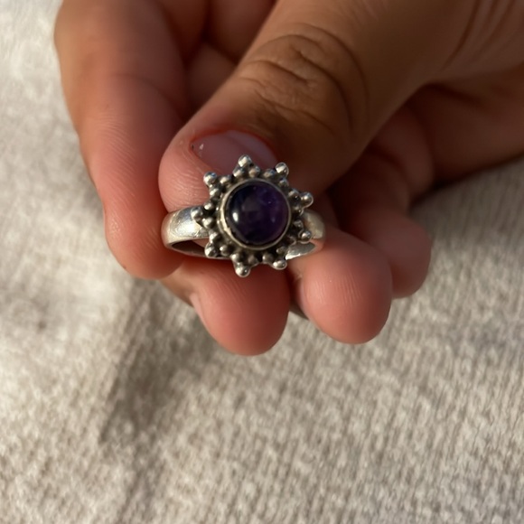 Silver ring - Picture 2 of 3